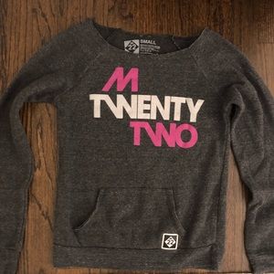 M22 SCOOPED NECK SWEATSHIRT